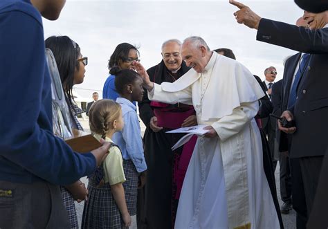 Pope Francis is greeted by children upon his arrival to New York | The ...