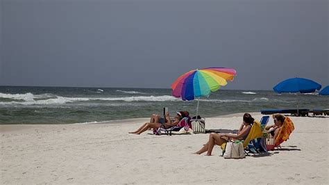 Manitoba Beaches to Open This Weekend After Temperatures Soar to -15!