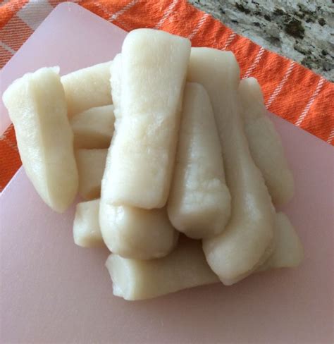 Garaetteok (cylinder-shaped rice cakes for tteokguk or tteokbokki) | Tteokbokki, Rice cakes ...