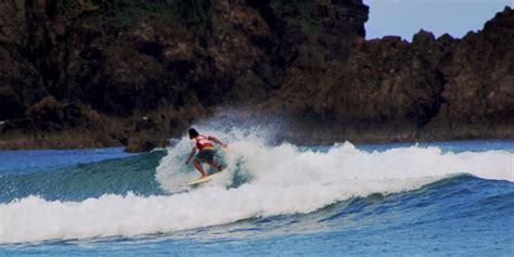 Menparekraf Buka "Surfing Competition 2014" di Pulau Merah Banyuwangi