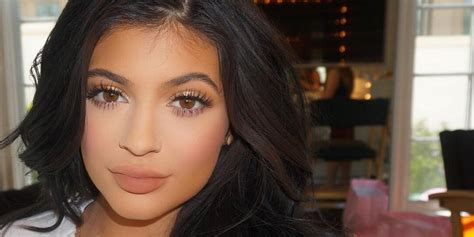 Kylie Jenner Makeup Tutorial Videos Are About To Put A Lot Of Beauty ...