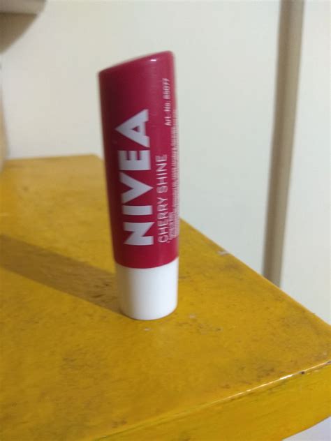 Nivea Fruity Shine Lip Balm Reviews, Ingredients, Benefits, How To Use ...