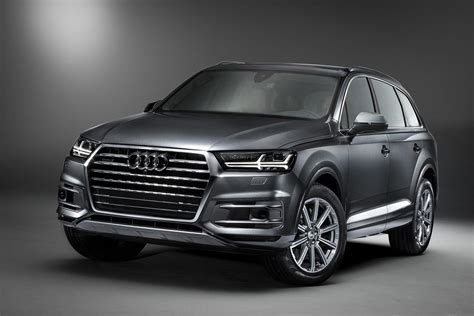 Audi reveals its diesel plug-in hybrid SUV, the Q7 e-tron quattro ...