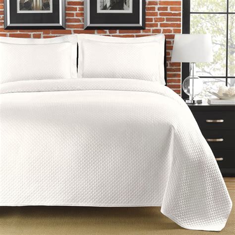 Diamante Matelasse White King-size Coverlet - Overstock Shopping ...