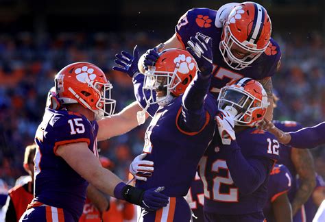 Clemson Still A Favorite To Win National Championship, Despite No. 5 ...