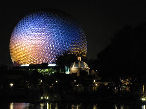 Epcot Ball at Night: fotografía de Walt Disney World, Orlando - TripAdvisor