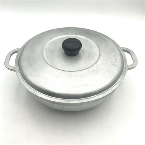 Imusa caldero cast aluminum pot with lid 2 25 quarts 9 inches – Artofit