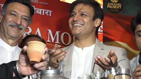 PM Narendra Modi biopic: Vivek Oberoi serves tea at premiere ...