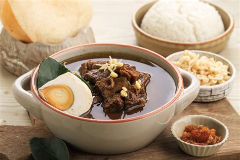 Nasi Rawon Recipe (Indonesian Black Beef Soup) (2024)