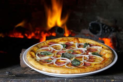 12 Outdoor Pizza Oven Safety Tips to Follow - Boldface News