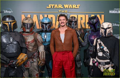 Pedro Pascal Hangs With Many Mandalorians at 'The Mandalorian' Season 3 Photo Call: Photo ...