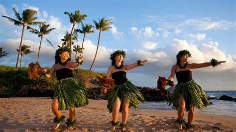 Hawaiian Hula Dancers