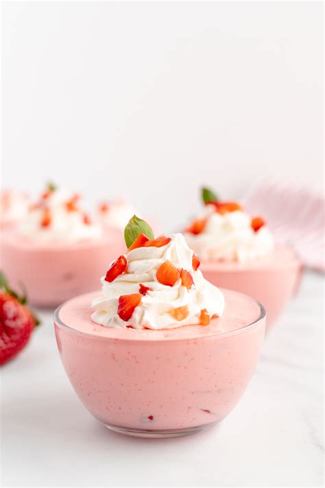 Strawberry Jello Mousse Cups - Bunny's Warm Oven