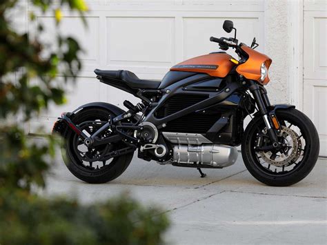 2020 Harley-Davidson LiveWire Review MC Commute | Motorcyclist