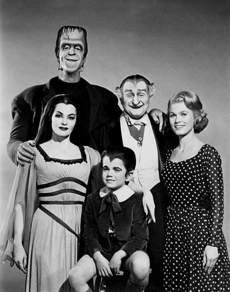 Series de Televisión: TV Serie cómica clásica para todo público. "La familia Monster" (Los Munsters)