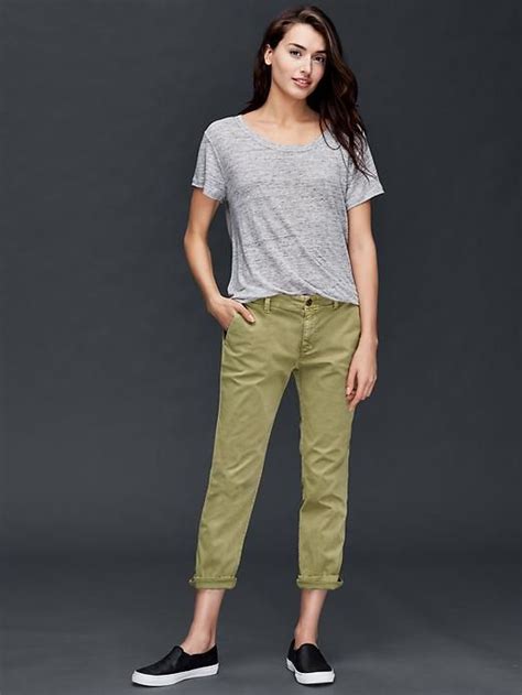 Gap Mobile. | Gap outfits women, Gap outfits, Womens chinos