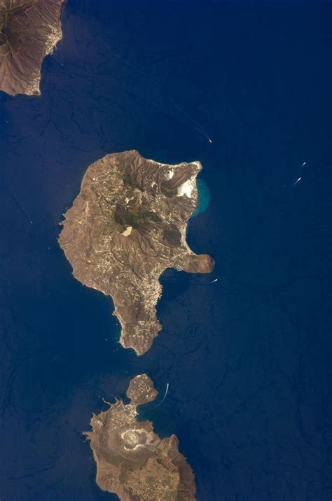 File:Aeolian Islands.jpg - Wikipedia, the free encyclopedia