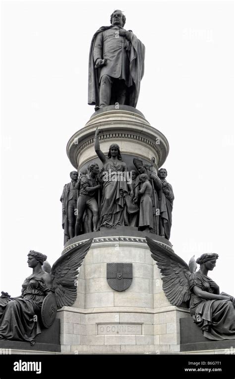 Daniel O Connell monument Dublin Stock Photo - Alamy