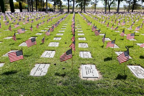 Ceremony honors special operations forces at Boulder City cemetery | Las Vegas Review-Journal