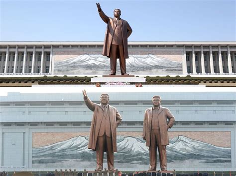 North Korea's new growth industry: Enormous bronze Kim Jong Il statues ...