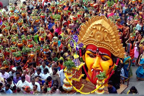 Bonalu Pictures | Pictures showing the 4 week festival of Bonalu