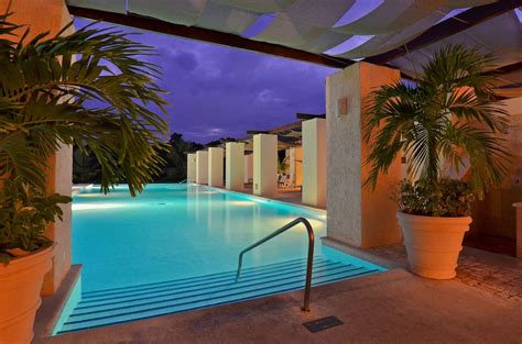 Grand Palladium Colonial Resort & Spa All Inclusive | Classic Vacations