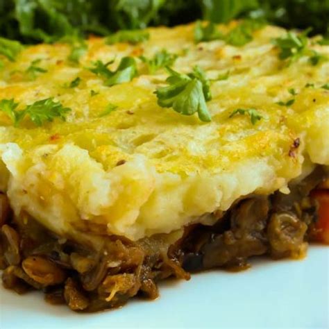 Vegan Cottage Pie (Shepherd's Pie) - The Pesky Vegan