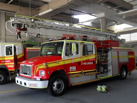 Queensland Fire & Rescue Freightliner Ladder Truck | Fire rescue, Fire trucks, Fire dept