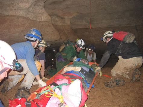 Cave rescue : wikipedia