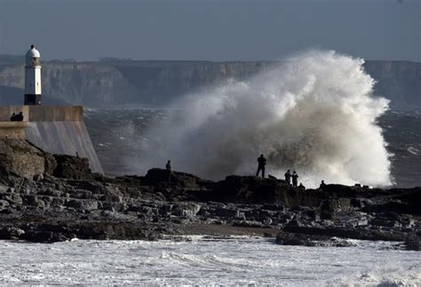 Storm Ophelia batters Ireland and UK - Photos,Images,Gallery - 75532