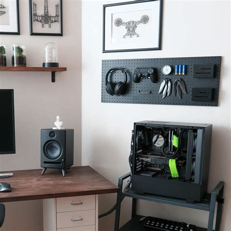 20+ Minimalist Gaming Setups & Battlestation Ideas | Gridfiti