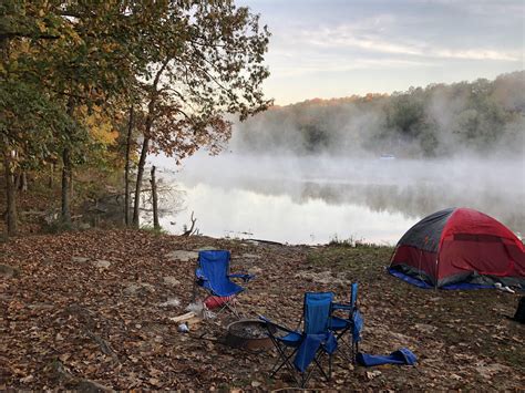 Last trip of the season with a gorgeous morning by the lake. : camping