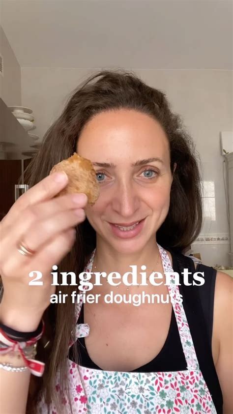 2 Ingredients Baked Doughnuts (Air Fryer) - Petites Choses