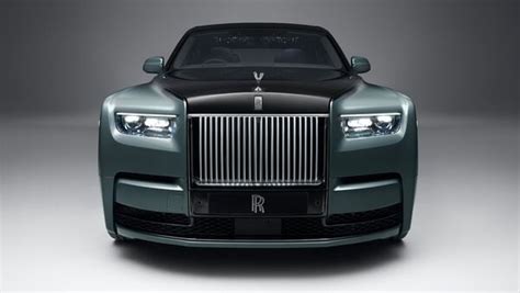 Rolls Royce introduces Phantom Series II with illuminated grille and disc wheels | HT Auto