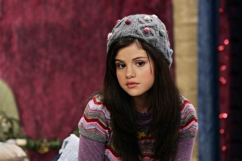 ️Selena Gomez Hairstyles In Wizards Of Waverly Place Free Download| Gambr.co