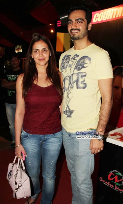 Esha Deol With Her Husband Bharat Takhtani Snapped at PVR Photos - FilmiBeat