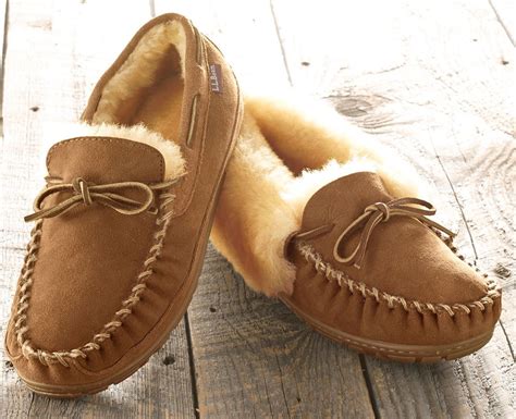 Slipper Comfort: The Top 8 Brands for Cozy Footwear