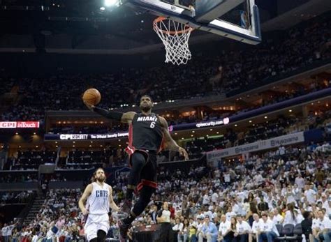 LeBron James Stares Down Michael Jordan Mid-Dunk - One News Page