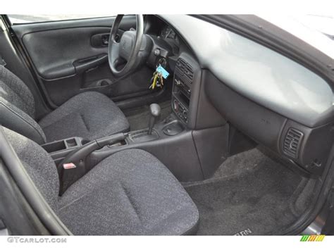 2001 Saturn S Series SL1 Sedan interior Photo #44887209 | GTCarLot.com