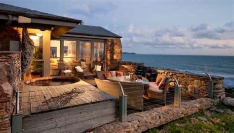 Beach House Cornwall, Luxury Cottage in Cornwall, Sleeps 10, Hot Tub