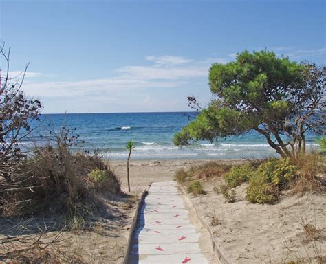 Gallipoli Rivabella (Apulia, Italy) - beach Gallipoli - the beach ...