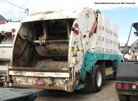 Classic Refuse Trucks OREGON 2009 | Garbage truck, Rubbish truck, Vintage trucks