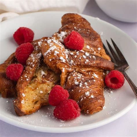 Croissant French Toast (Easy Recipe) - Insanely Good