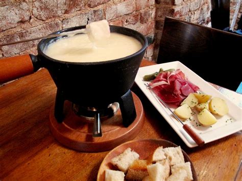 Melting Pot Cheese Fondue Recipe Wisconsin Trio | Renew Recipe