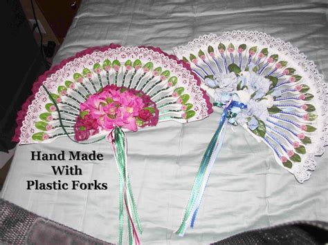 Decorative Fans made with plastic forks. | Plastic spoon crafts ...