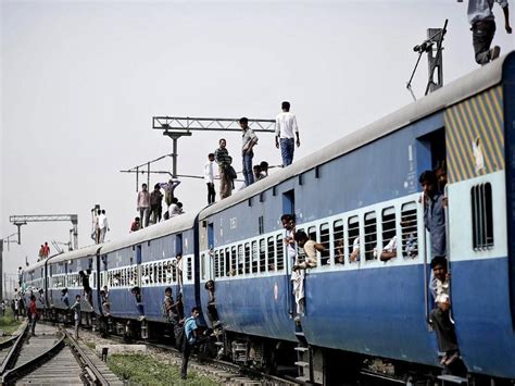 Congestion at Indore railway station leading to delays - Hindustan Times