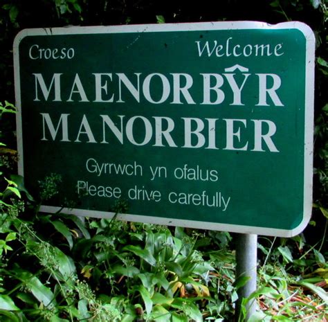 Croeso/Welcome sign, ... © Jaggery :: Geograph Britain and Ireland