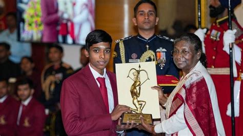 Praggnanandhaa receives Arjuna award from President | RITZ