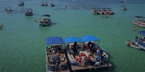 Pontoon Boat Party Ideas: Top 10 Gathering Suggestions - Pontooners