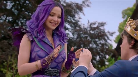 Descendants 3 - Ben Proposes To Mal | Clip #3 - YouTube